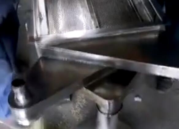 520-1S直線篩 篩分粉料 客戶使用現(xiàn)場